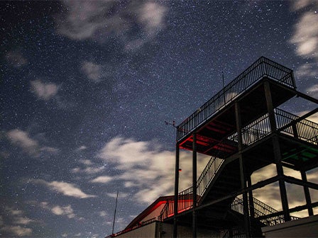 中部発 日帰り ペルセウス座流星群を伊吹山から!星空ガイド付解説付き!近江牛鉄板焼きと風鈴まつり<JAMJAM TOUR>1